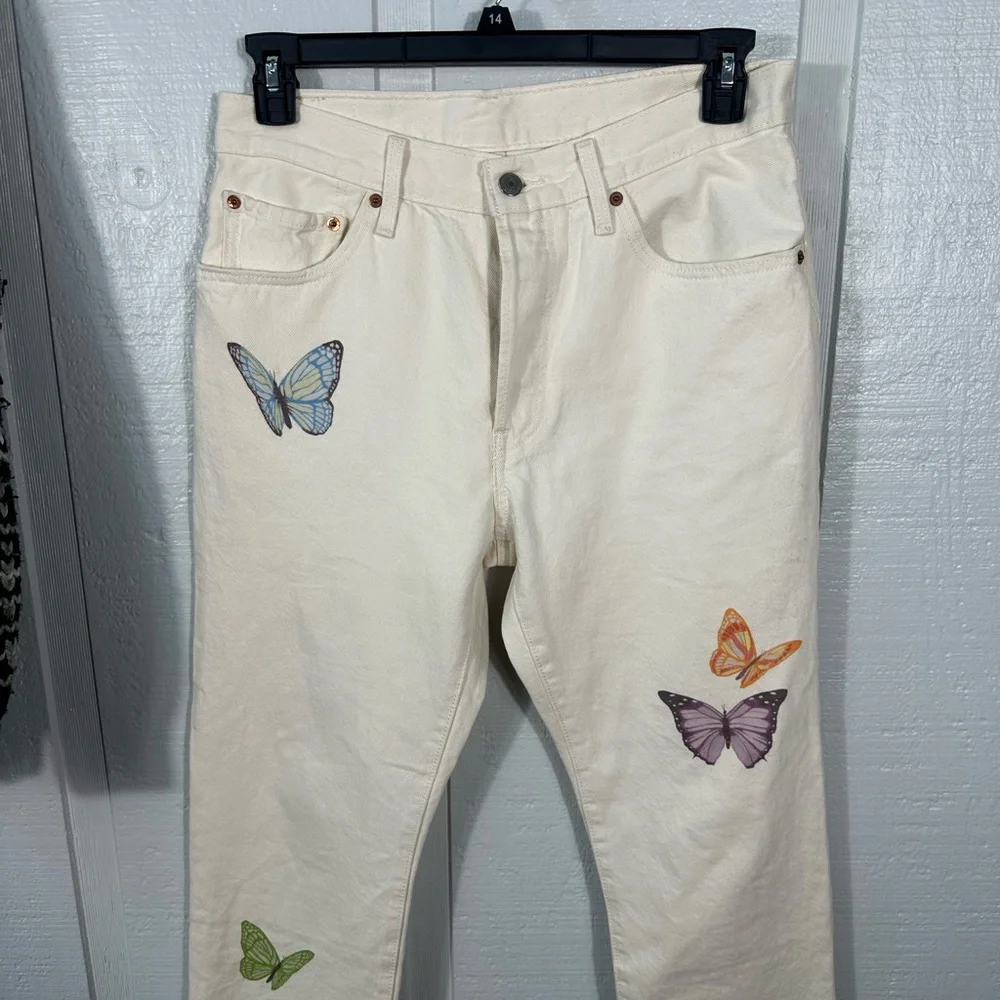 Levi’s Women’s White 501  Butterfly Jeans Size 30 x 28 EUC - Picture 4 of 12